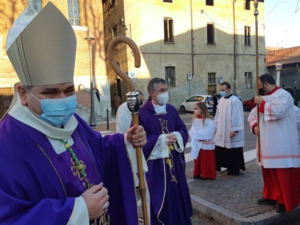 Da Gerenzano a San Vittore, calorosa accoglienza per don Marco Longoni