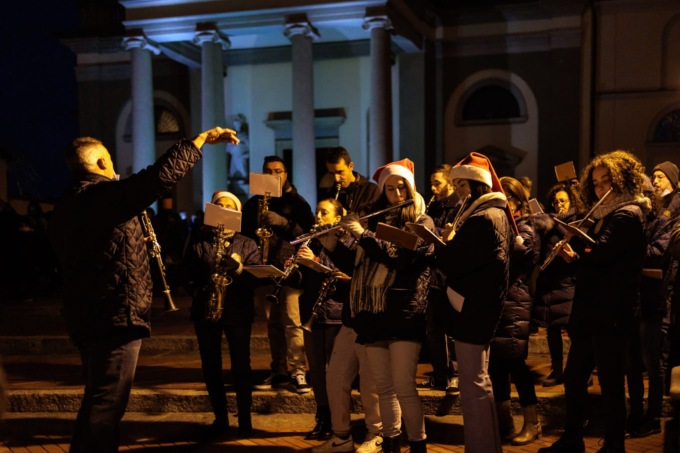 Gerenzano, l’atmosfera delle feste con il violino