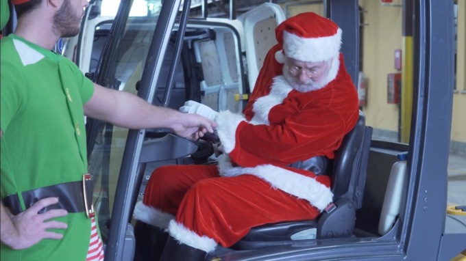 Anche Babbo Natale col caschetto: il video di Formisano per la sicurezza sul lavoro