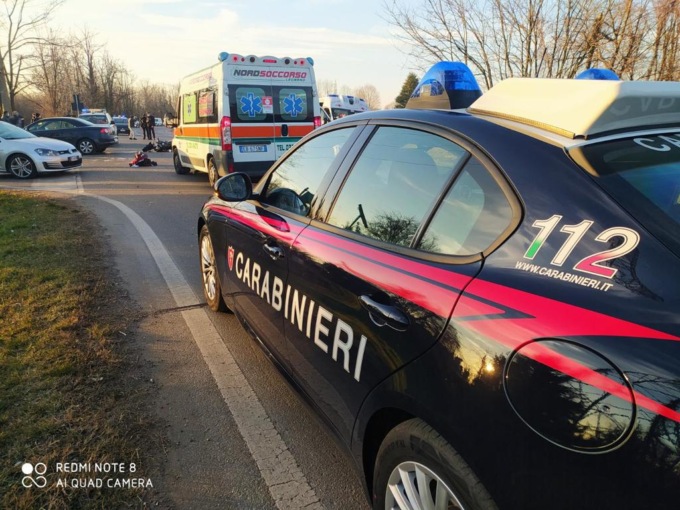 Scontro tra auto e moto, sul posto l’elisoccorso: grave il motociclista