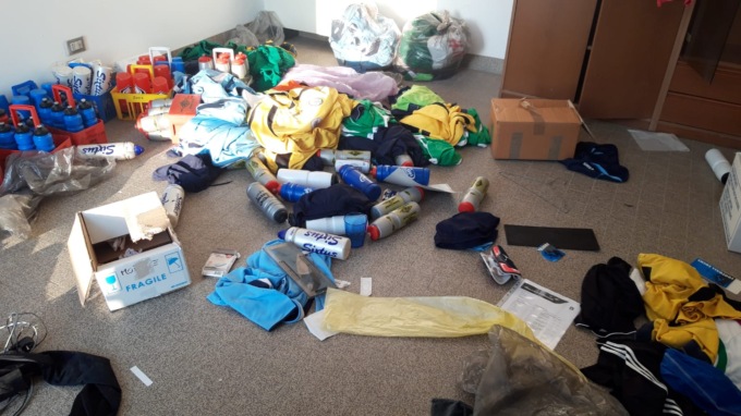 Mozzate, vandali mettono a soqquadro il centro sportivo