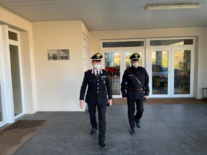 Furto alla media Anna Frank di Varese, ladro sorpreso mentre tentava il bis