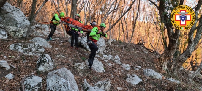 Escursionista di Saronno si frattura la caviglia: recuperata dal Soccorso Alpino