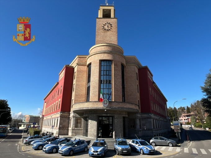 Inaugurazione per la nuova sala d’attesa dell’ufficio immigrazione