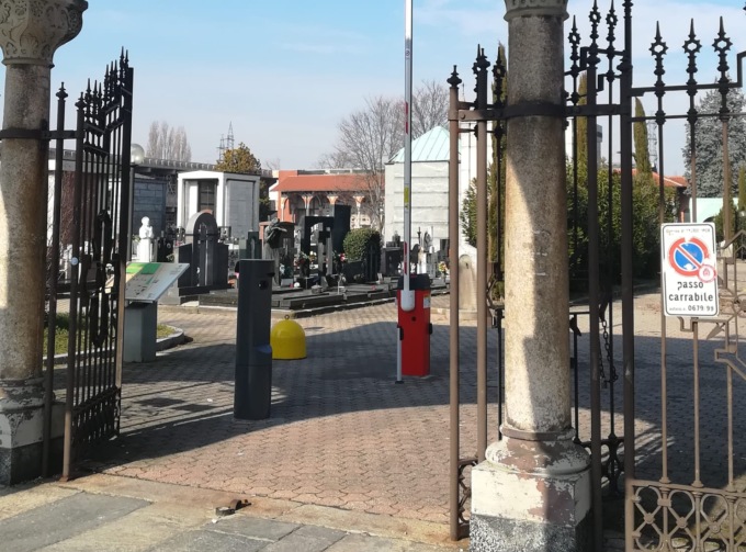 Troppi furti al cimitero di Castellanza, arrivano le sbarre