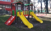 Gerenzano, installati i nuovi giochi al parco della scuola e di via Casari