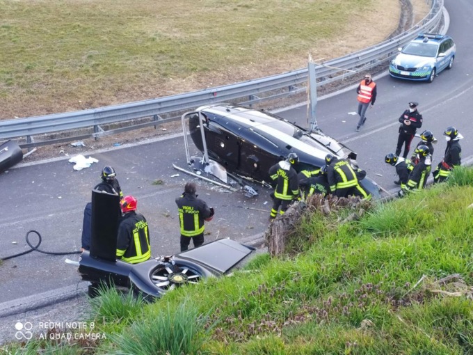 E’ precipitato un elicottero sull’Autostrada A9 a Fino Mornasco