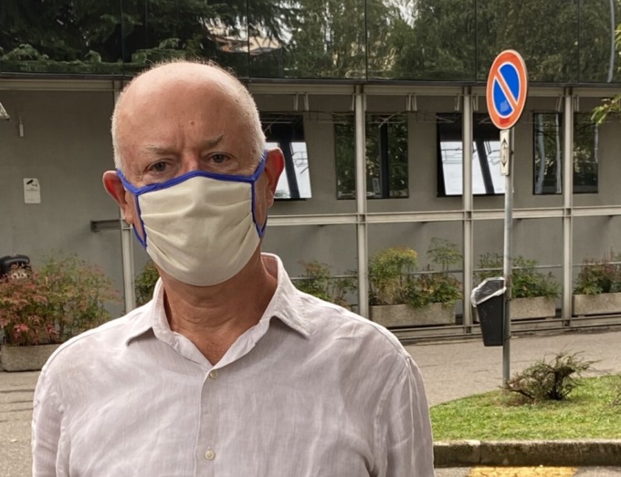 Via Roma a Saronno: prima la potatura dei bagolari, poi le aiuole