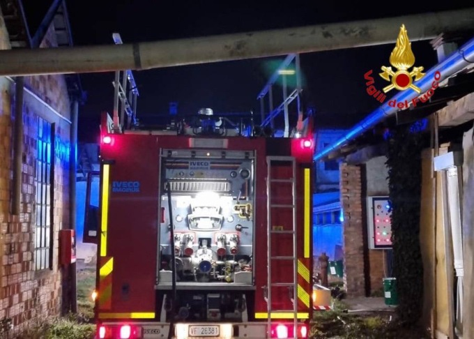 Incendio in una tintoria a Busto Arsizio