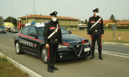 Spari con pistola a salve e ricercato trovato in albergo, carabinieri al lavoro nel Comasco