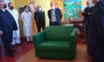 Donate sei poltrone letto con materasso per i caregiver dei bambini ricoverati a Busto Arsizio