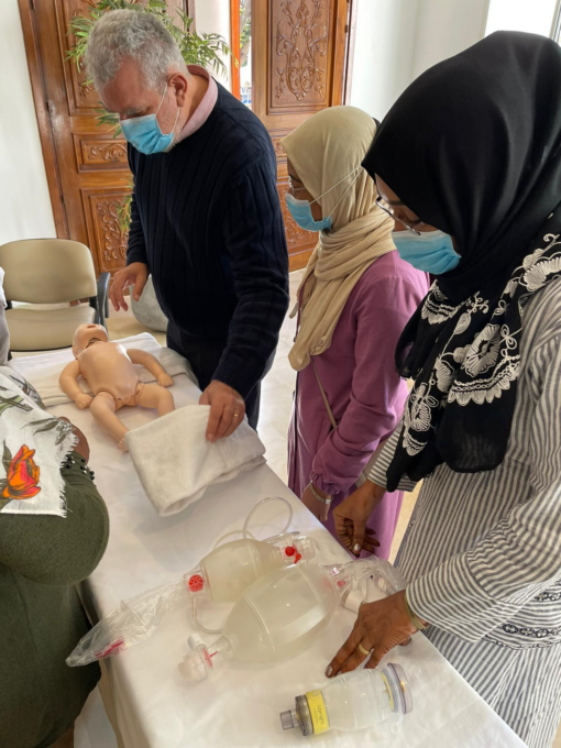 Il direttore della Pediatria di Gallarate forma ostetriche libiche