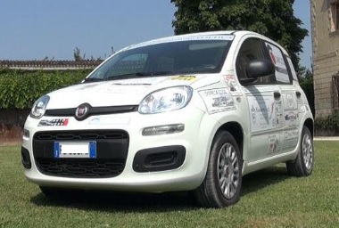 Una nuova autovettura per l’associazione Auser di Vedano