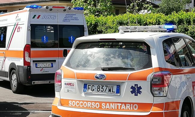 Artigiano di Ceriano cade dalla scala e batte la testa, è grave