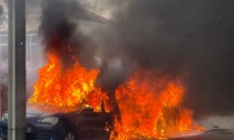 Due auto in fiamme a Lonate Ceppino
