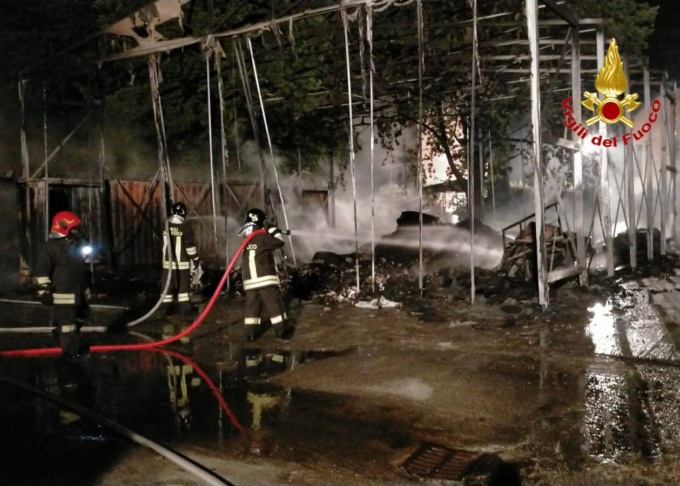 Incendio nel magazzino de La Giardiniera di Venegono
