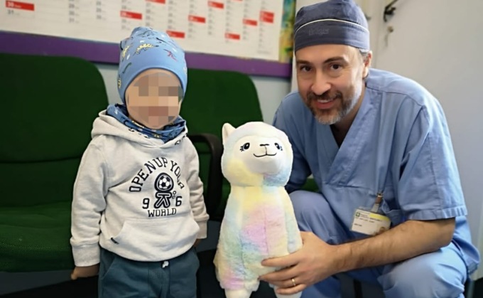A 22 mesi, il viaggio di Matias da Bucarest alla chirurgia pediatrica di Varese