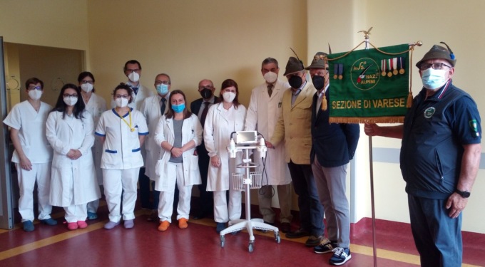 All’ospedale di Busto il bladder scanner donato dagli alpini