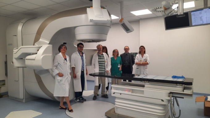 L’Asst Sette Laghi sta installando un nuovo acceleratore lineare per la Radioterapia