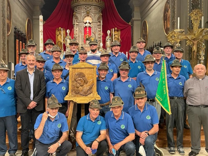 Mozzate, il coro della Brigata Alpina in concerto