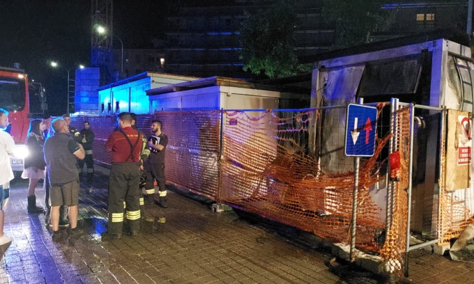 Container a fuoco, ragazzo ustionato a Bollate