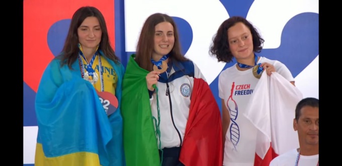 Chiara Zaffaroni è campionessa mondiale di apnea