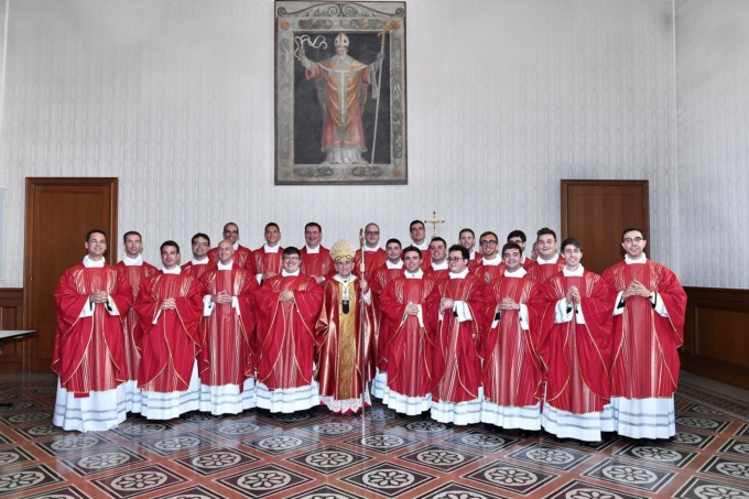 Ordinati 22 nuovi sacerdoti ambrosiani: anche due giovani di Varese