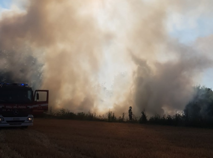 Ancora fiamme nel Saronnese, spento l’incendio alla Massina