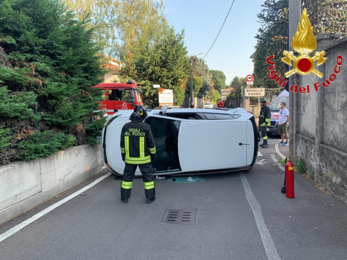 Incidente con ribaltamento a Rovellasca, due feriti