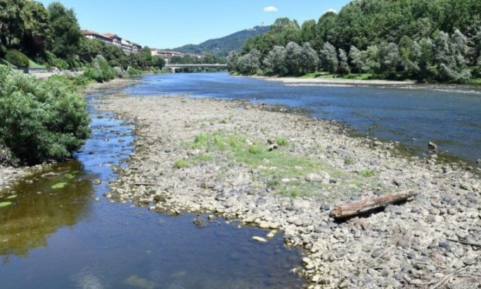 Siccità, riserve d’acqua a quasi un terzo: “Priorità ad agricoltura e turismo”