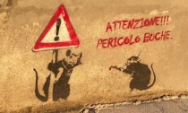 I topi di Banksy (o quasi) arrivano a Saronno... contro le buche