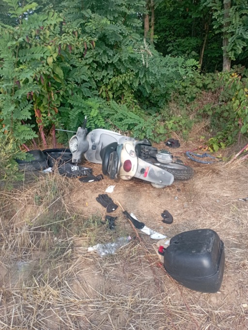 Cislago, la Polizia locale fa rimuovere uno scooter abbandonato