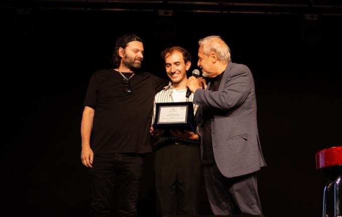 Il tradatese Vuolo conquista il “Genova per Voi” e firma con Universal Music Publishing ITA