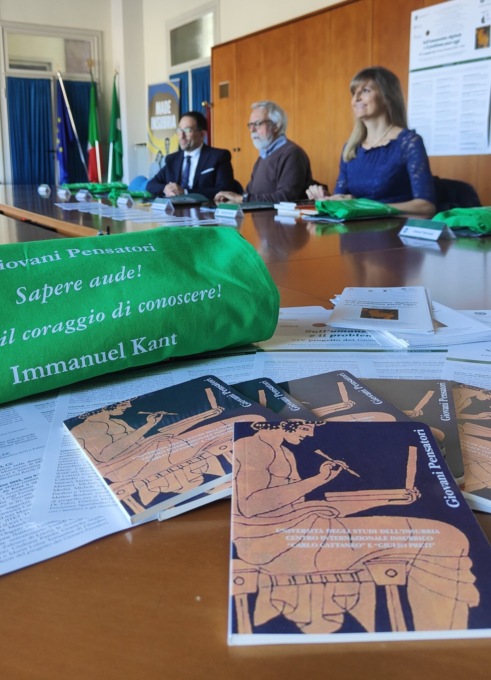 “Pace e guerra oggi”: i Giovani Pensatori dell’Insubria iniziano con Cacciari