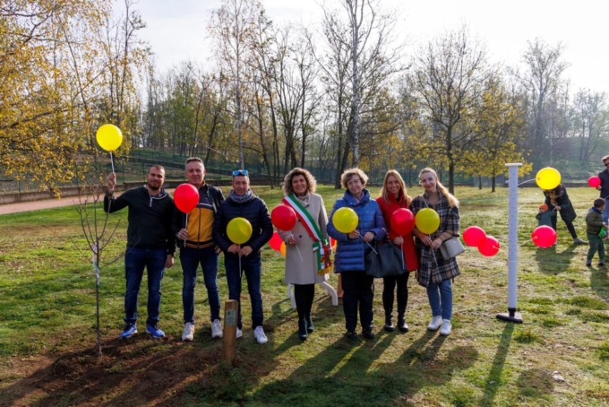 Gerenzano celebra i nuovi nati e mette a dimora un albero