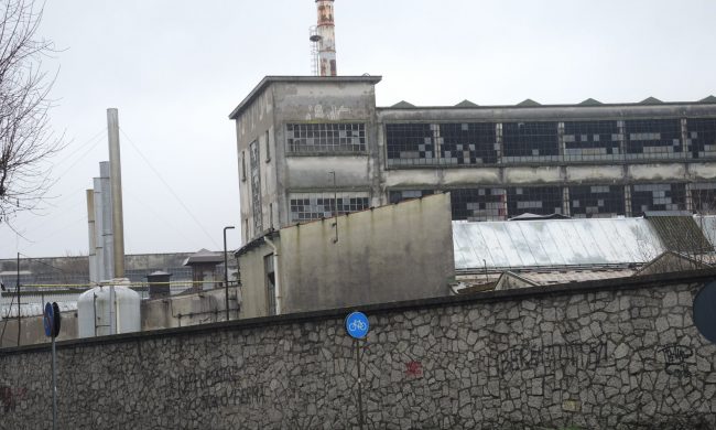 Retata all’ex Cantoni, 13 irregolari fermati: 9 avevano precedenti, espulsi