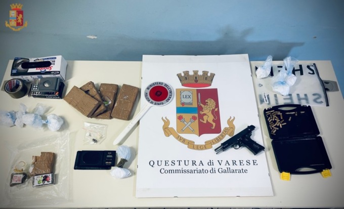 Una pistola e chili di droga nel garage condominiale: 22enne arrestato