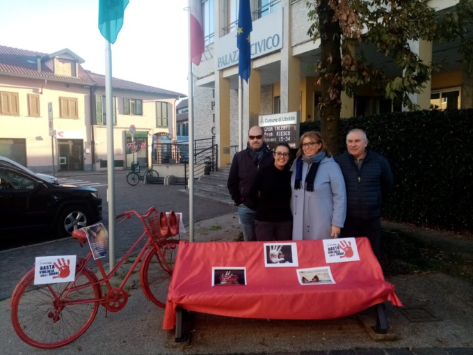 Serata a Origgio contro la violenza sulle donne, a Uboldo una panchina rossa