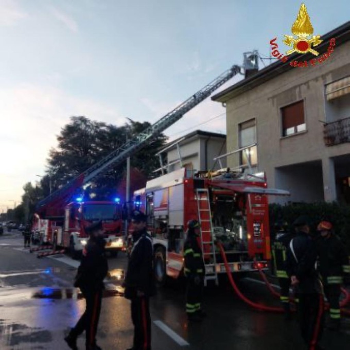 L'intervento dei Vigili del Fuoco a Lazzate