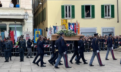 Funerali di Stato a Varese per Roberto Maroni DIRETTA