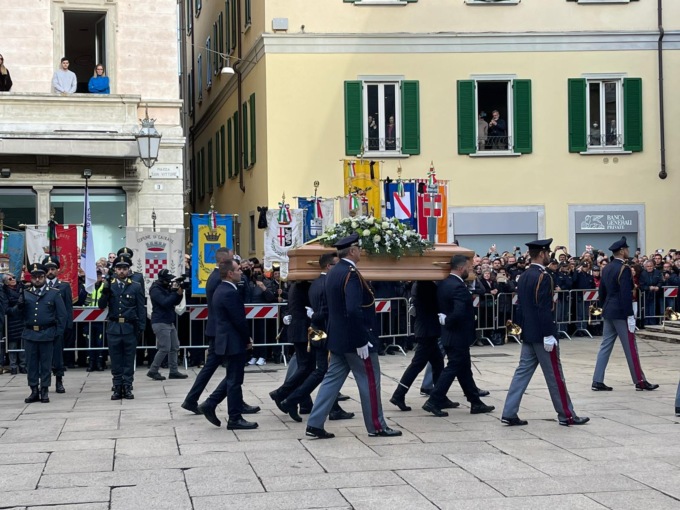 Funerali di Stato a Varese per Roberto Maroni DIRETTA