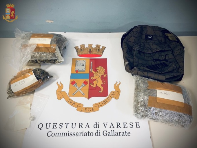 Trovato a Gallarate uno zaino con un chilo di marijuana