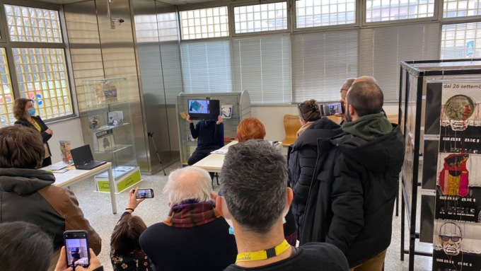 Arte in mostra alle Poste di Saronno per i 60 anni della “mail art”