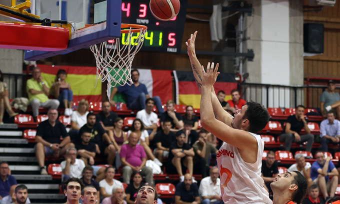 Basket, derby con aggressione dopo l’ultimo fischio. Gallarate allontana il suo dirigente