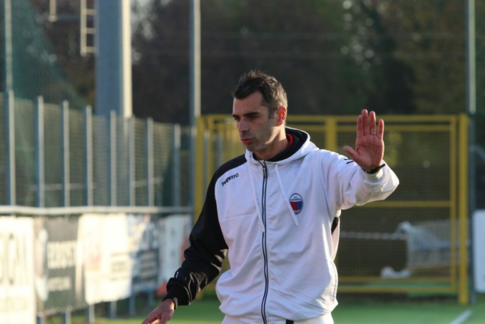 Caronnese, così non va: Moretti esonerato