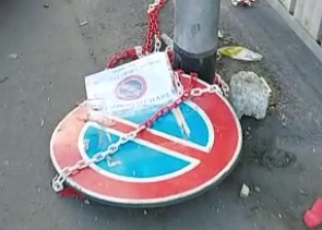 Cislago, si schianta contro un cartello e scappa: beccato