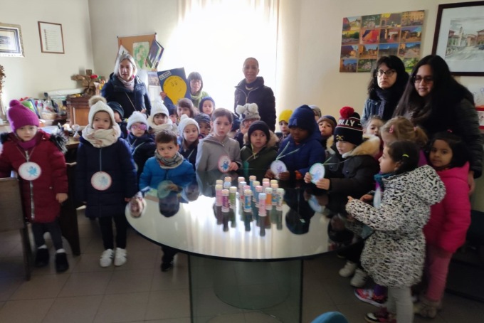 M’illumino di meno a Vedano Olona con i bambini delle scuole