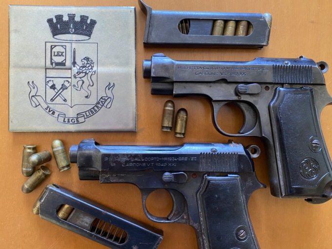 Minaccia una donna con una pistola: arrestato 31enne
