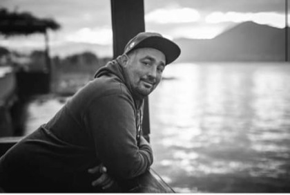 Sulla sponda del lago di Luino si canta Zucchero per ricordare Andrea Rossi
