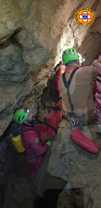 Esercitazione nella Grotta Marelli per gli speleologi lombardi